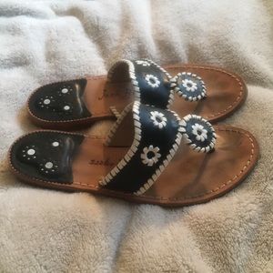 Jack Rogers black & white size 7